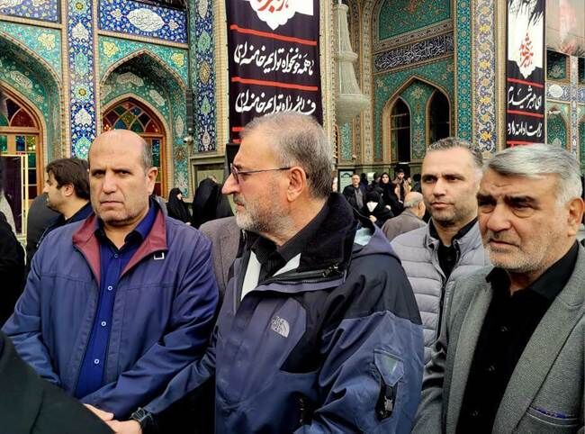 حضور جمعی از معاونان و مدیران بنیاد شهید و امور ایثارگران در مراسم تشییع و تدفین «دریاسالار شهید علی شمخانی»