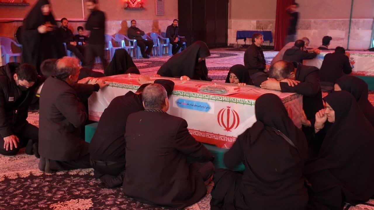 آخرین دیدار خانواده ها با پیکر پاک شهیدان والامقام شهیده مهسا طاهری، آموزگار شهیده زهرا مشهدی، شهیــد بابک رمضــــــــی