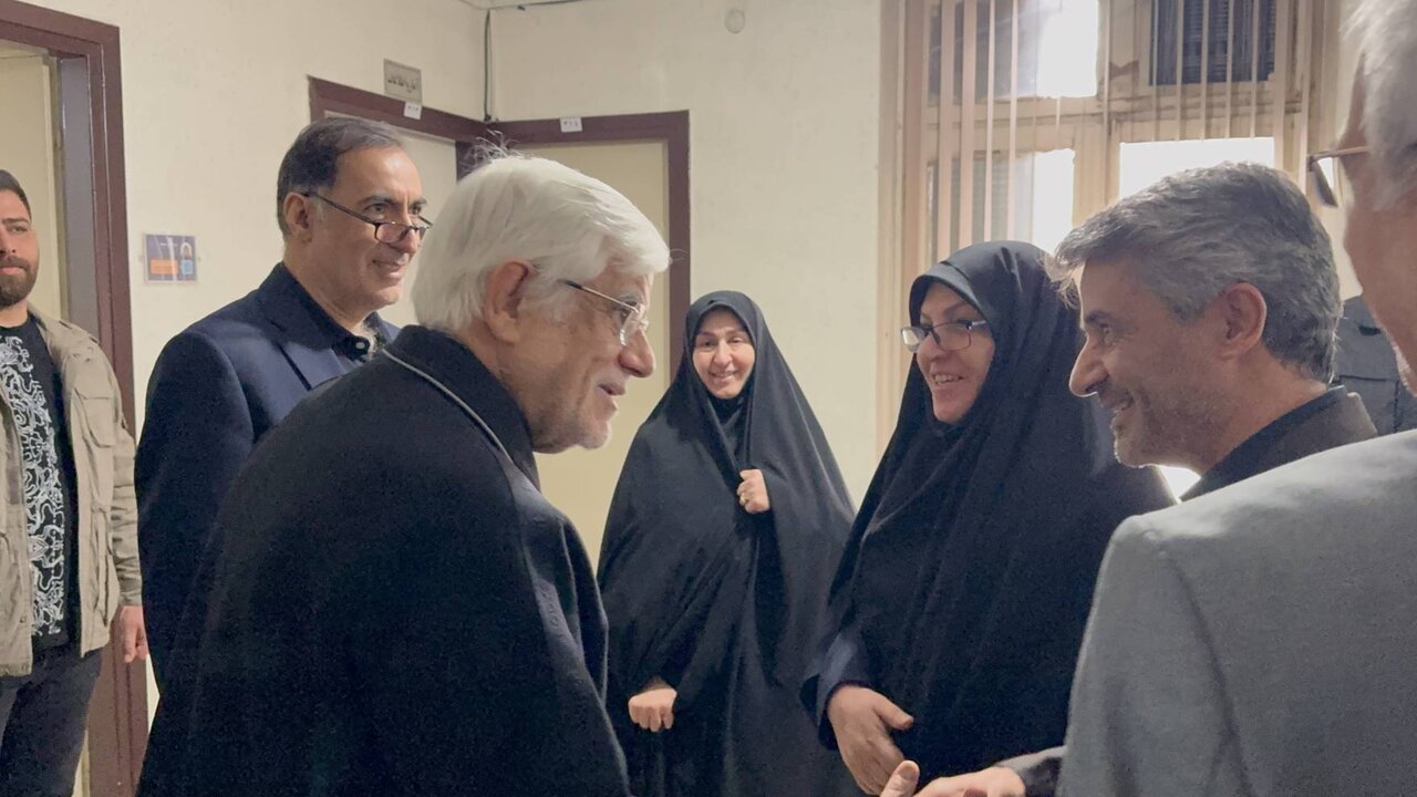 بازدید معاون اول رئیس جمهور از بنیاد شهید