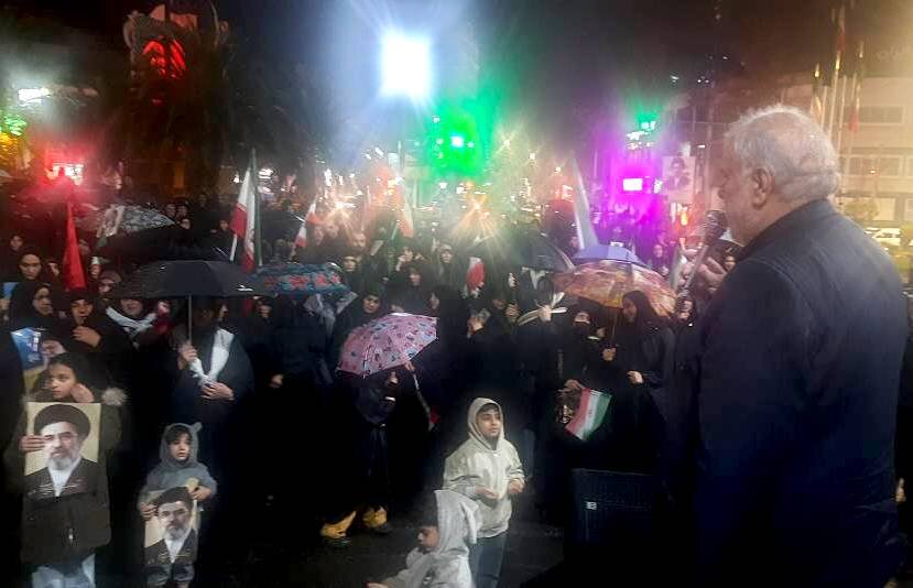 دیدار مدیرکل بنیاد شهرستان های استان تهران با یک خانواده ۸شهیده در ورامین