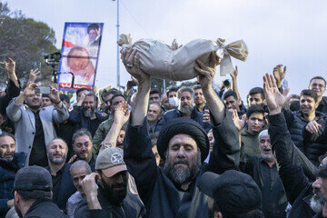 تشییع پیکر ۸ شهید تجاوز آمریکایی صهیونی - قزوین