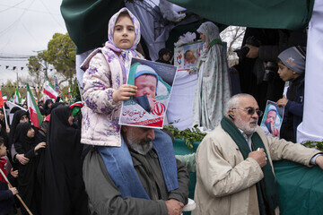 تشییع پیکر ۸ شهید تجاوز آمریکایی صهیونی - قزوین