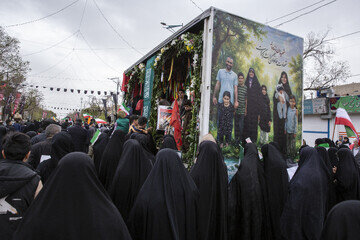 تشییع پیکر ۸ شهید تجاوز آمریکایی صهیونی - قزوین