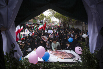 تشییع پیکر ۸ شهید تجاوز آمریکایی صهیونی - قزوین