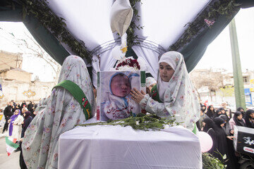 تشییع پیکر ۸ شهید تجاوز آمریکایی صهیونی - قزوین