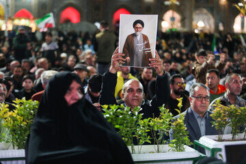 وداع مردم مشهد با شهید سید اسماعیل خطیب