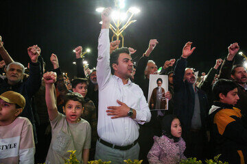 وداع مردم مشهد با شهید سید اسماعیل خطیب