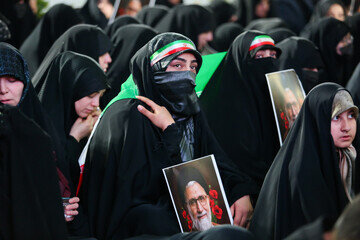 وداع مردم مشهد با شهید سید اسماعیل خطیب