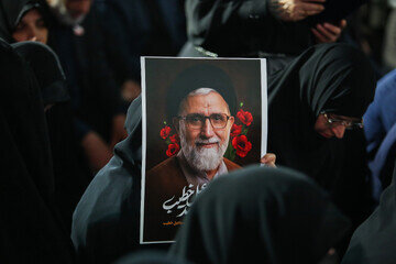 وداع مردم مشهد با شهید سید اسماعیل خطیب