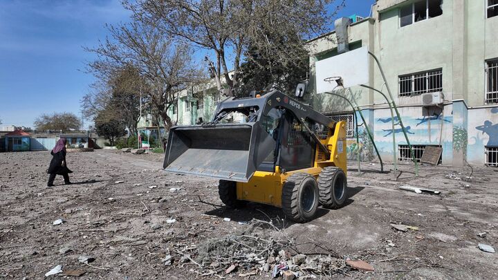 مرمت و بازسازی تعداد ۲۶ مدرسه جنگ زده تا پایان تعطیلات نوروزی