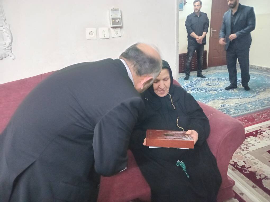 عبدالهی: شهدای "مدرسه شجره طیبه" و "ناو دنا " شهدای مظلوم جنگ رمضان بودند&nbsp;