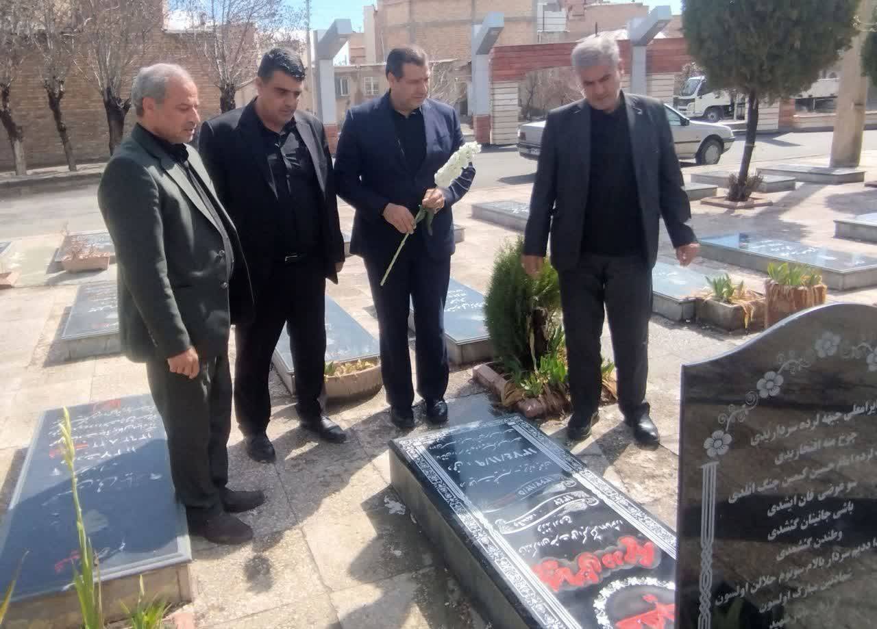 دیدار مدیرکل پذیرش بنیاد شهید با خانواده شهدای جنگ رمضان در سلماس