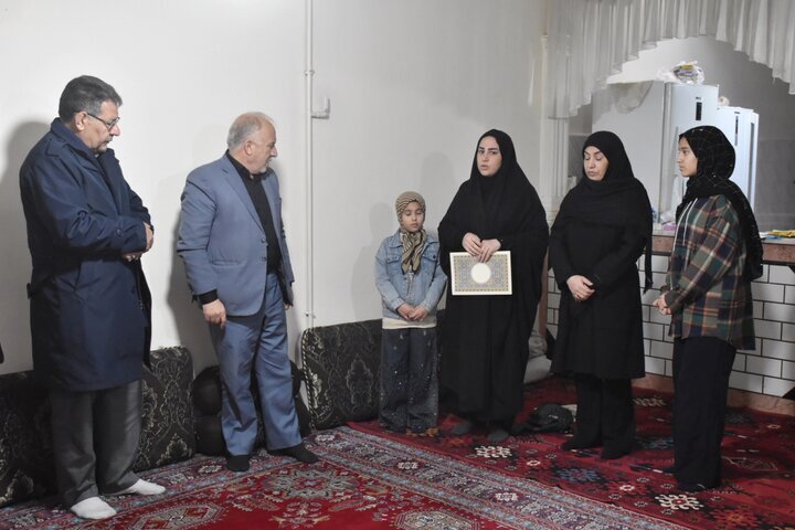 مدیرکل بنیاد شهید لرستان با خانواده شهید «ناصر شوکتی میر» دیدار کرد
