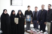 دیدار سرپرست کل بنیاد شهید و امور ایثارگران شهرستان‌های استان تهران با ۴تن از خانواده‌های شهدای جنگ رمضان در شهرستان پردیس