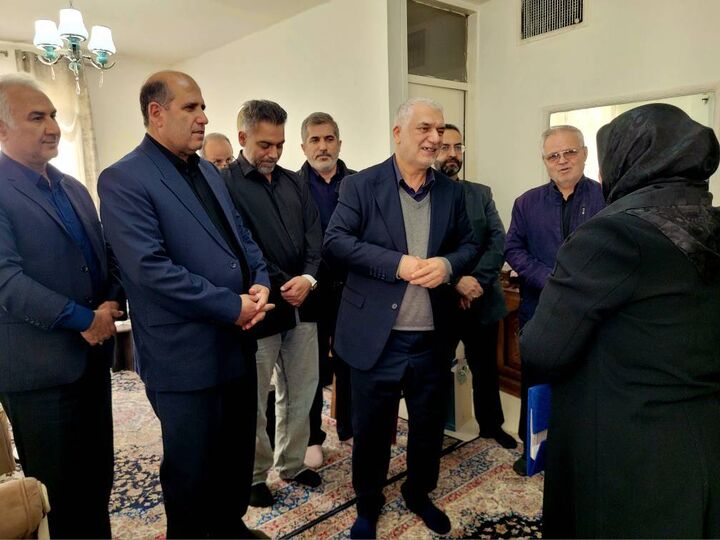 دیدار مسئولان بنیاد شهید با خانواده‌های شهیدان والامقام مجتبی حاجی و فریدون ترامشلو 