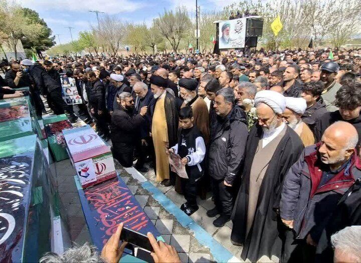 تشییع باشکوه ۱۳ شهید حمله به محله ۱۳ آبان شهر ری