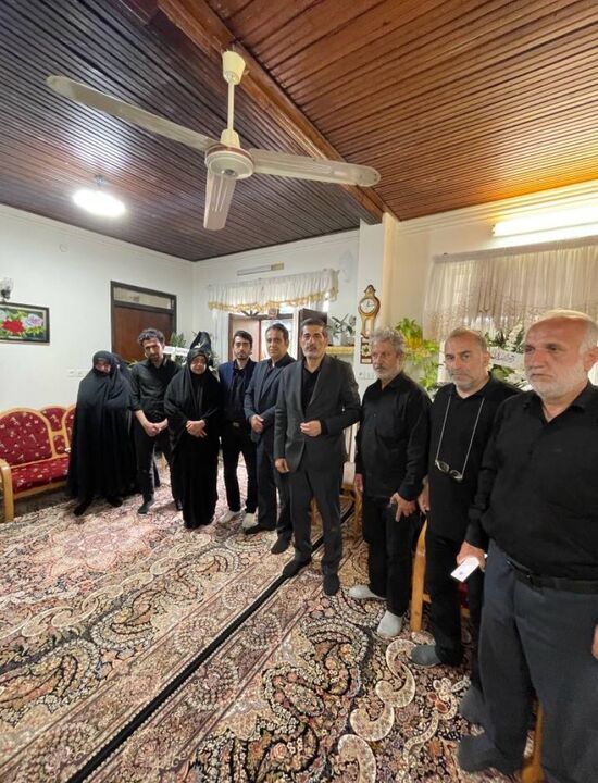 دیدار مدیر کل توسعه منابع انسانی بنیاد شهید و امور ایثارگران با خانواده معظم شهید منتظری