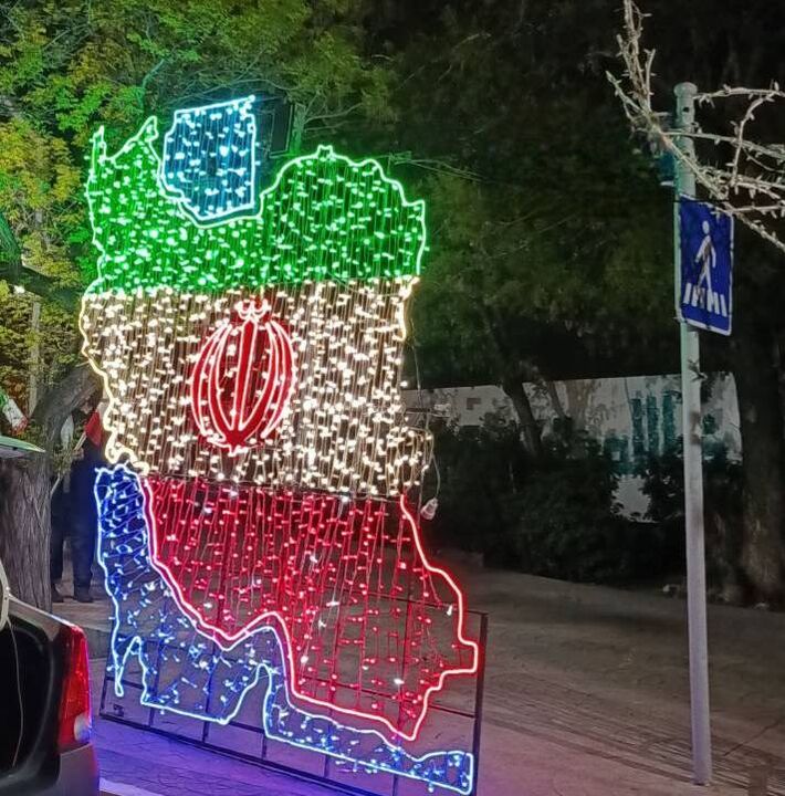 درخشش «نقشه ایران» در خیابان ایران‌زمین