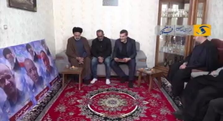 دیدار نماینده ولی‌فقیه در بنیاد شهید با خانواده‌های شهدای جنگ رمضان و دی‌ماه