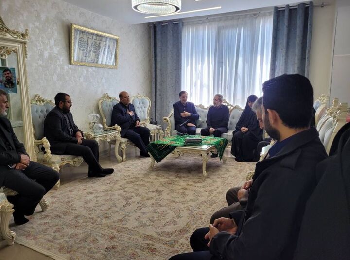 دیدار رییس بنیاد شهید و امور ایثارگران با خانواده‌های شهیدان رحیمی،وفایی و قربان‌نژاد