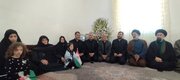 دیدار نماینده ولی فقیه در بنیاد شهید و امور ایثارگران با خانواده شهدای جنگ رمضان در اردبیل