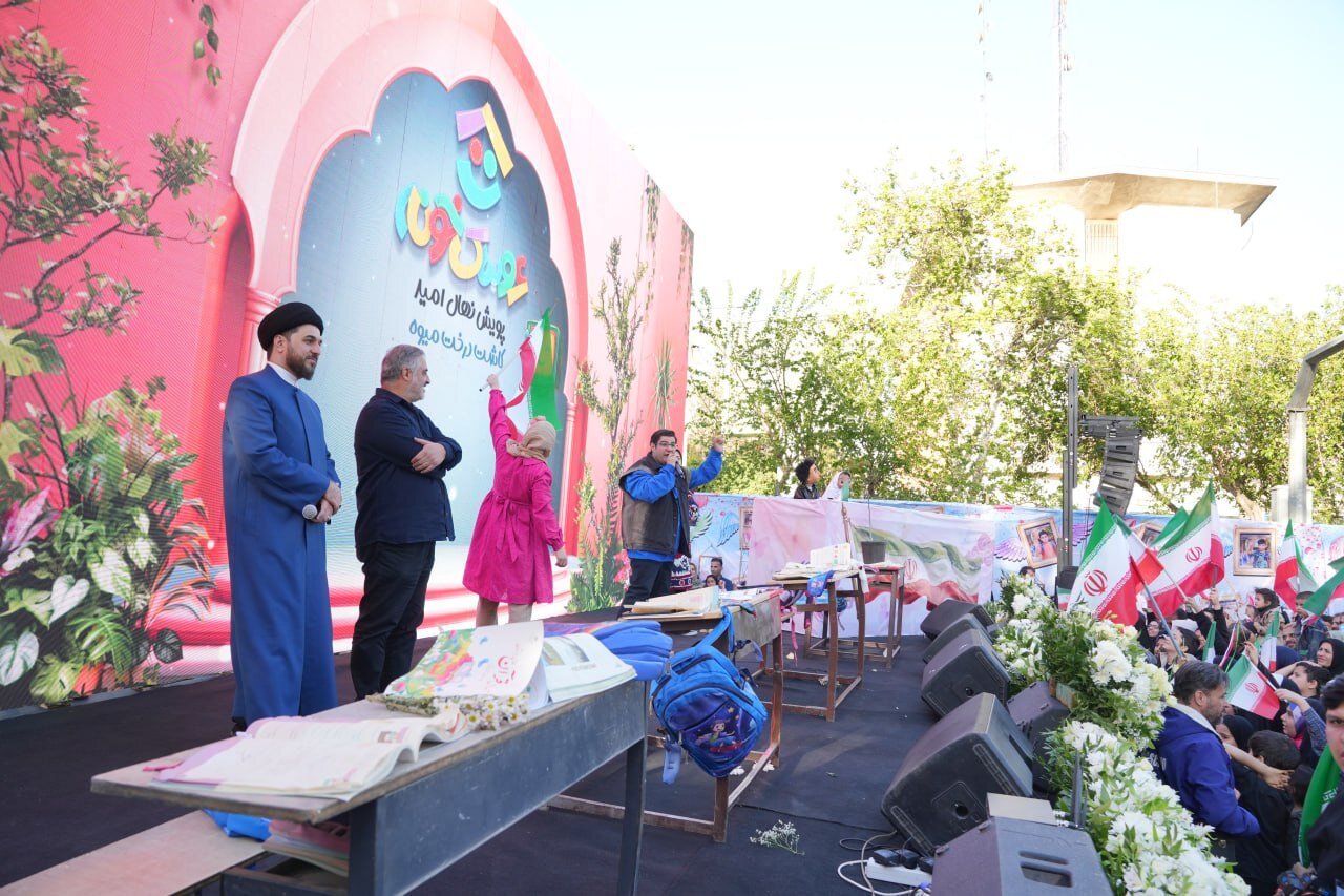 عوامل محفل ستاره‌ها در چهلم شهدای میناب؛ خون کودکان مینابی پایمال نمی‌شود