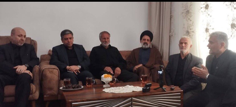 دیدار نماینده ولی فقیه در بنیاد شهید و امور ایثارگران با خانواده شهدای جنگ رمضان در اردبیل