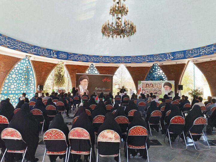 برگزاری مراسم اربعین رهبر شهید و گرامیداشت شهدای «جنگ رمضان» در گلزار شهدای ایلام