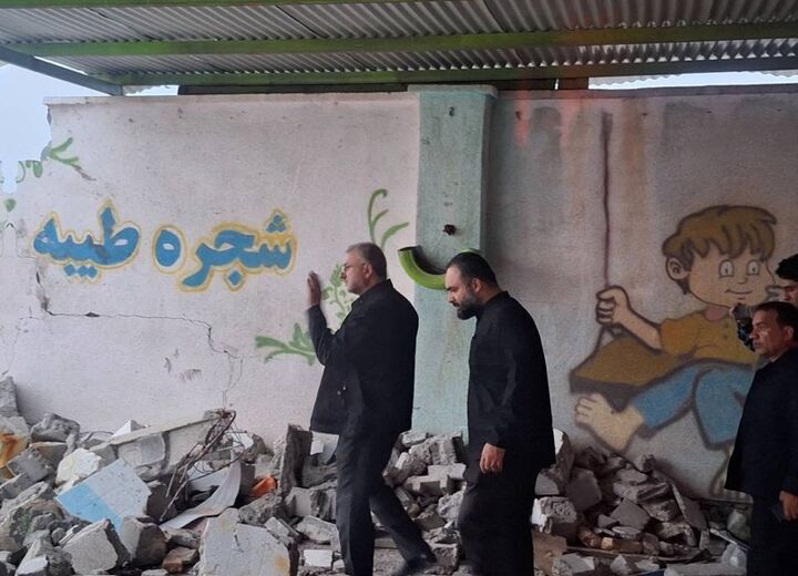 حضور معاون فرهنگی و آموزشی بنیاد شهید در مدرسه شجره طیبه میناب