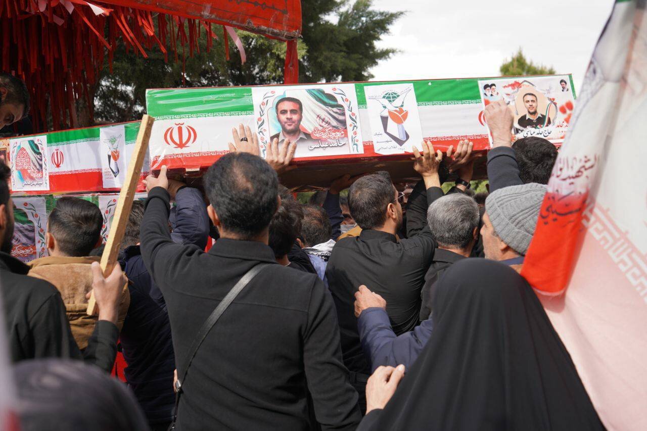 برگزاری مراسم تشییع شهدا جنگ رمضان در اصفهان