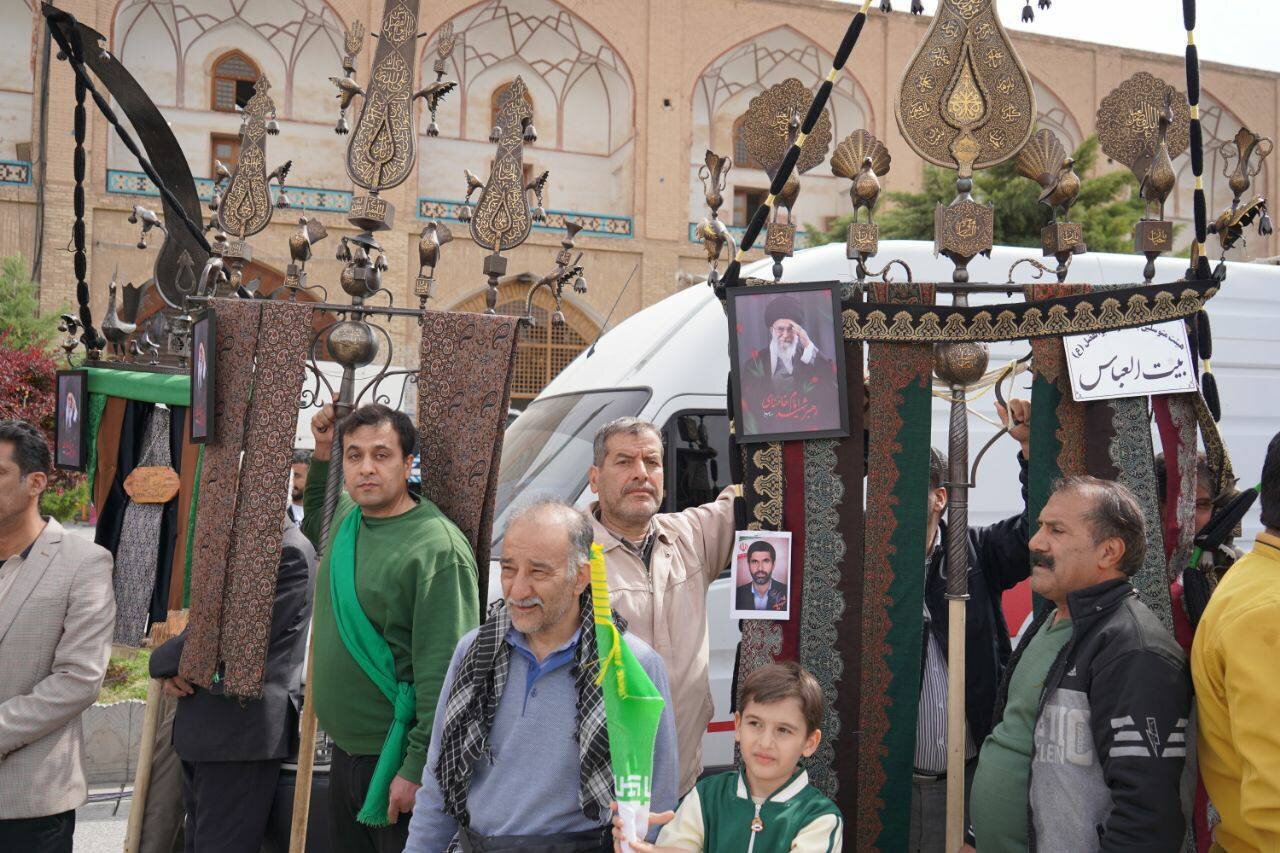 میعادگاهِ حماسه؛ تشییعِ لالههای سرخ در چهلمین روزِ فراق رهبر شهید