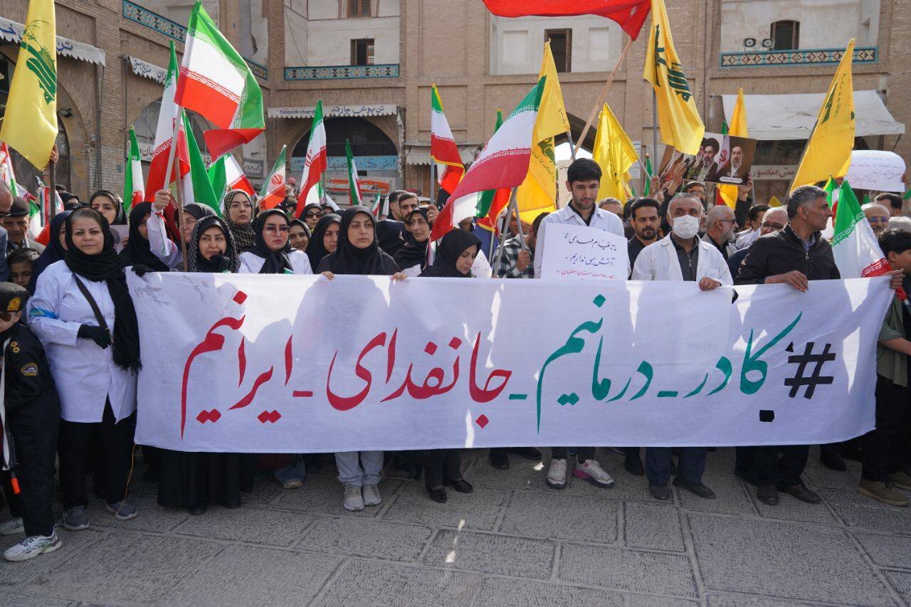 میعادگاهِ حماسه؛ تشییعِ لاله‌های سرخ در چهلمین روزِ فراق رهبر شهید