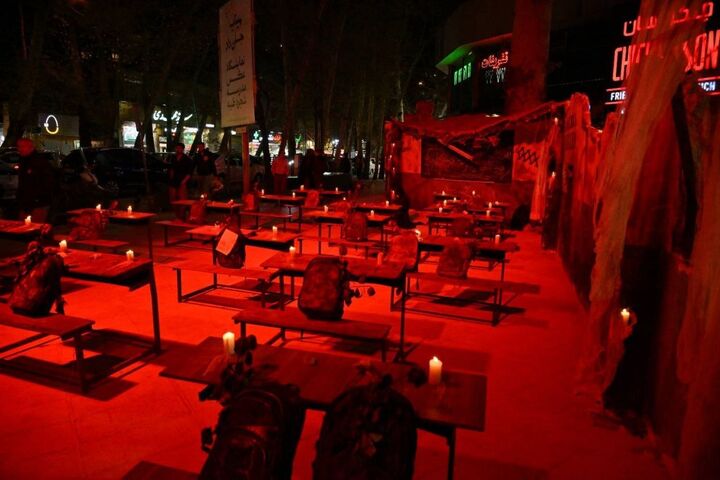 بازسازی صحنه جنایت استکبار در باغ فردوس 