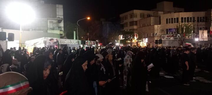 چهل‌ویکمین شب اجتماع در میدان جمهوری اسلامی و اقامه نماز استغاثه