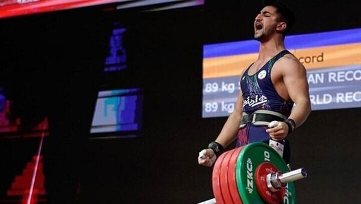 نایب قهرمان وزنه‌برداری جهان: دشمنان توان شکست دادن ایران را ندارند