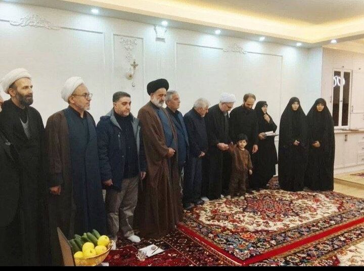 دیدار نماینده ولی‌فقیه در بنیاد شهید و امور ایثارگران با خانواده شهید حجت‌الاسلام والمسلمین محدث‌نیا در تبریز