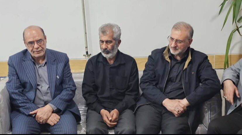دیدار با خانواده‌های شهیدان والامقام ناو دنا در نوبندگان فسا