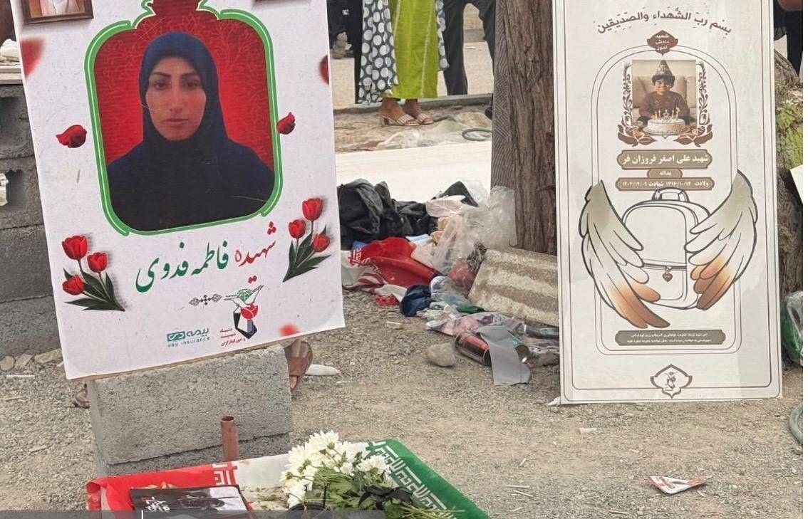 نصب تمثال شهدای مدرسه شجره طیبه میناب در گلزار شهدای این شهر با اقدام‌ بنیاد شهید و بیمه دی&nbsp;