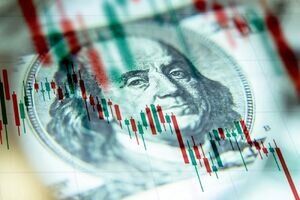 قیمت دلار به کانال ۱۴۰ هزار تومان بازگشت