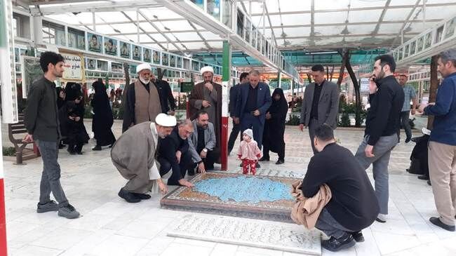 ادای احترام معاون فرهنگی و آموزشی بنیاد به مقام شهدای جنگ رمضان در گلزار شهدای قم