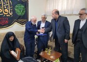 دیدار معاون بهداشت و درمان بنیاد شهید با خانواده شهدای جنگ رمضان