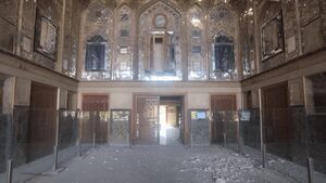 ادامه ریزش تزئینات تاریخی در کاخ‌موزه چهلستون