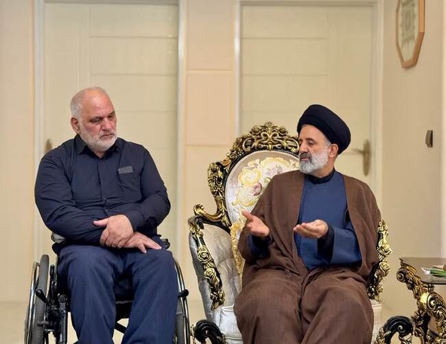 دیدار نماینده ولی‌فقیه در بنیاد با جانباز ۷۰ درصد حاج ابراهیم محمودآبادی در همدان