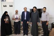 دیدار و دلجویی مدیرکل بنیاد شهید و امور ایثارگران استان مرکزی با مادر شهید والامقام حسین سلمانی و جانبازان سرافراز مددی و محمد محمد یاری
