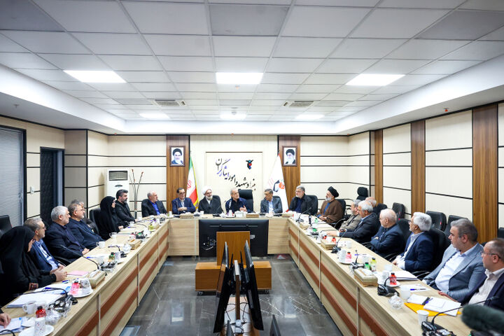 پزشکیان: حمایت از خانواده شهدا و ایثارگران اولویت دائمی باقی بماند