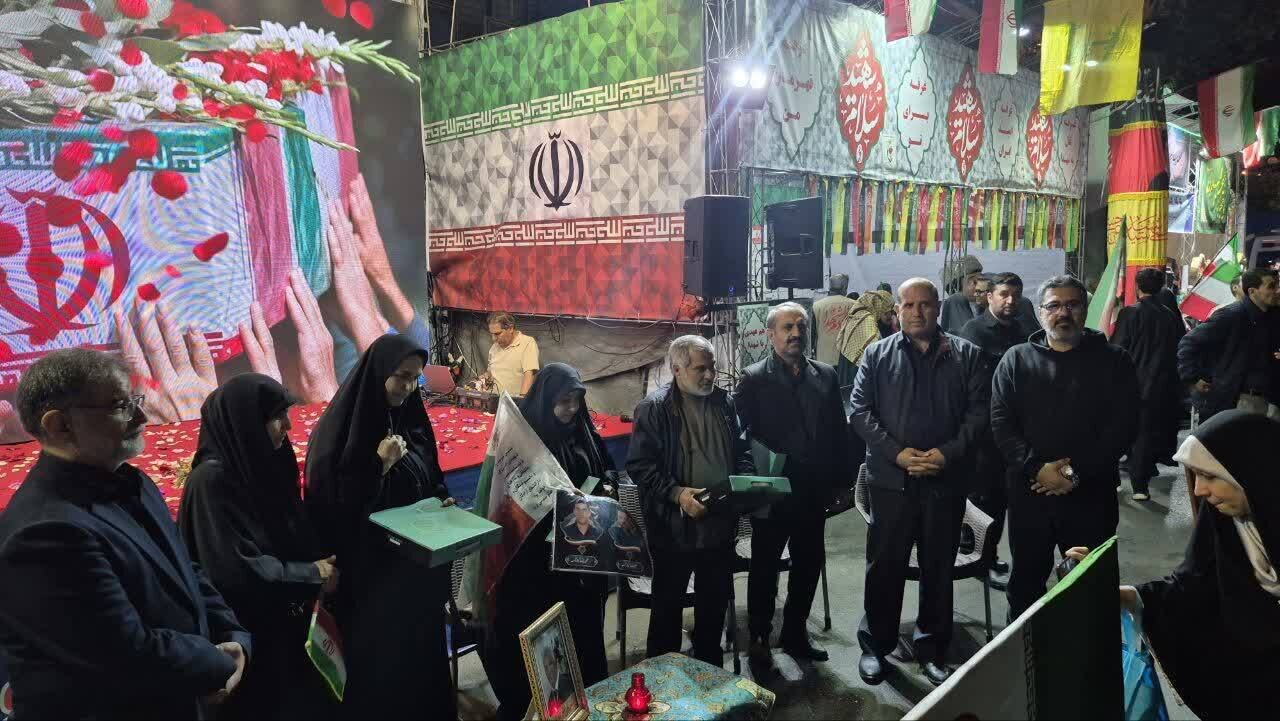 تقدیر از خانواده شهدا در موکب سلام شهید