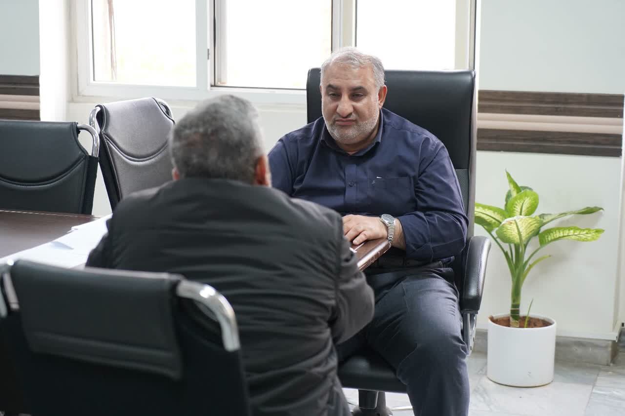 نشست هفتگی سرپرست بنیاد شهید اصفهان با خانواده‌های شهدا و جانبازان