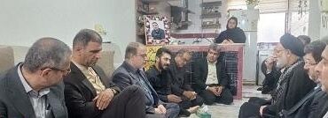 کهن‌سال: تا ابد مدیون خون شهیدان هستیم