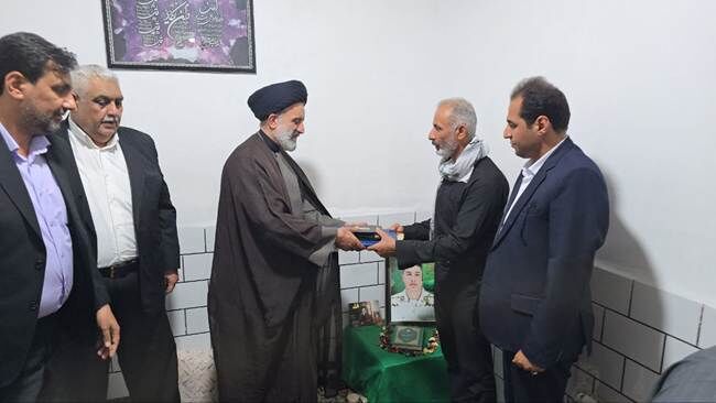 سرکشی از خانواده شهدای جنگ رمضان، ماموریت ویژه رهبر معظم انقلاب برای مسئولان