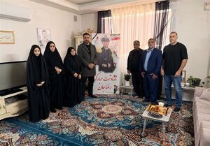 احسان حدادی: قهرمانان واقعی شهدا هستند